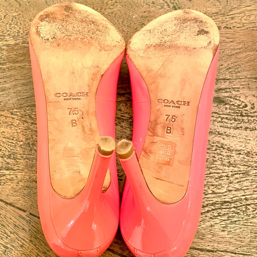Coach Nala coral patent leather heels, Size 7.5 - Picture 5 of 7